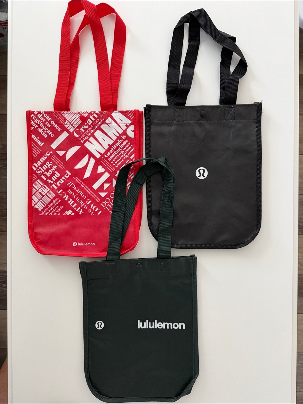 Lululemon - Set of 3 - “Lululemon Logo“ - small size reusable tote bags - EUC